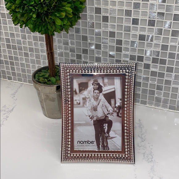 Nambe Other - Beaded Picture Frame
NAMBÉ